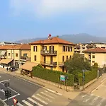 Luminoso Vicino Al Parco E Porta Citta Alta アパート ベルガモ