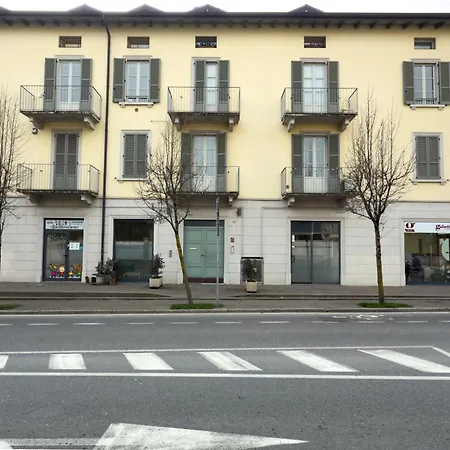 Luminoso Vicino Al Parco E Porta Citta Alta アパート *
